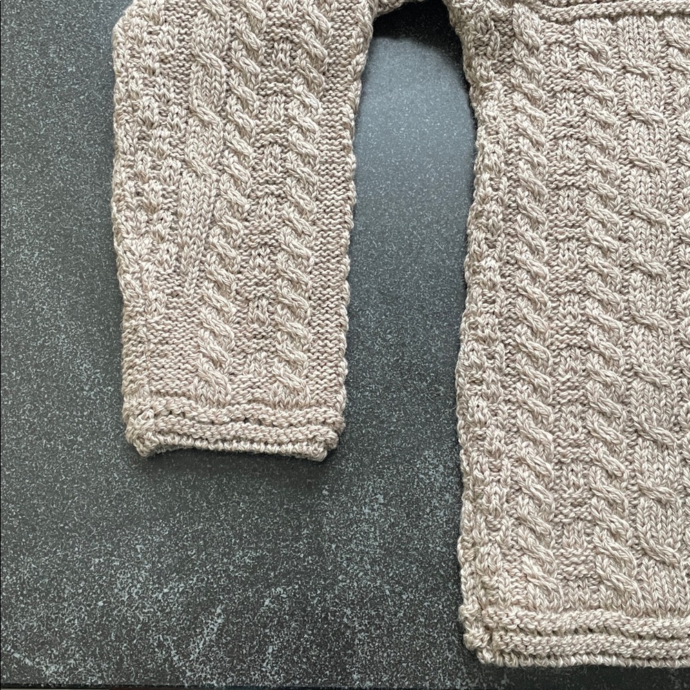 NWT Aran Cable Knit Sweater V-Neck Tan Women’s Size Medium (M) - Picture 16 of 16